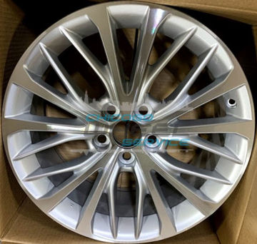 Picture of 18x8 Toyota Camry Machined Silver OEM Wheel 4261106F80
