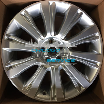 Picture of 19x8 Land Rover Range Rover Evoque Painted Silver Wheel Rim LR047404