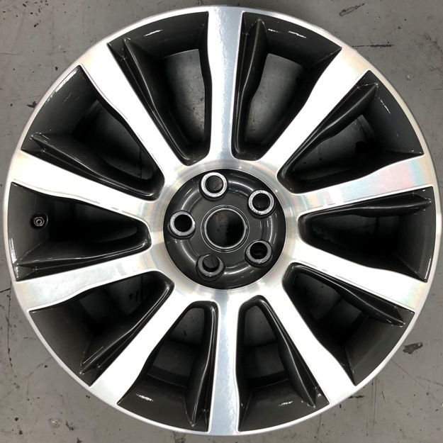 Picture of 21x9.5 Land Rover Range Rover Machined Charcoal Wheel Rim LR038149