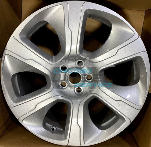 Picture of 21x9.5 Land Rover Range Rover Sport Painted Silver Left Wheel LR048829