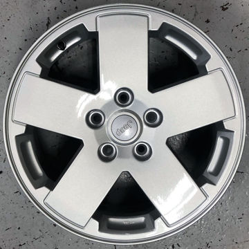 Picture of 18x7.5 Jeep Wrangler Painted Silver Groove Flange Wheel Rim 