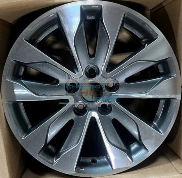 Picture of 18x7.5 Honda Odyssey Machined Charcoal Wheel Rim 42700THRA61