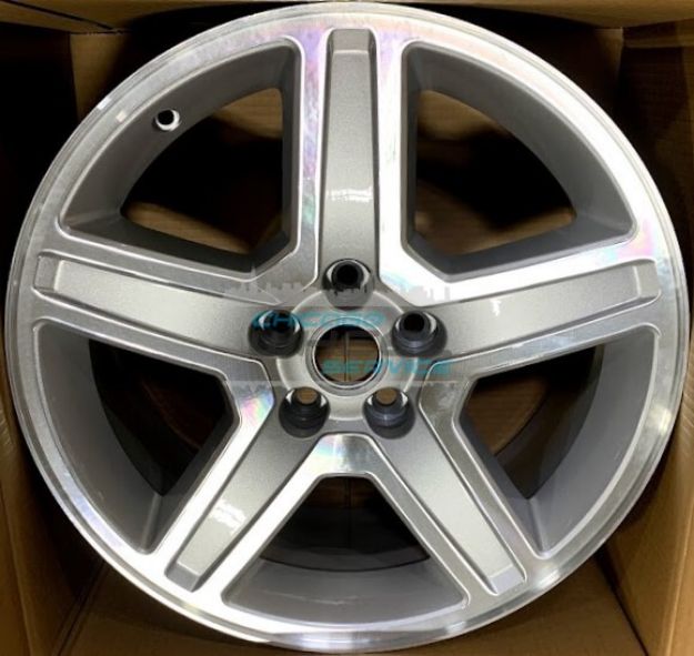 Picture of 18x7.5 Dodge Magnum, Charger Silver Machined Wheel Rim 1DV22TRMAC