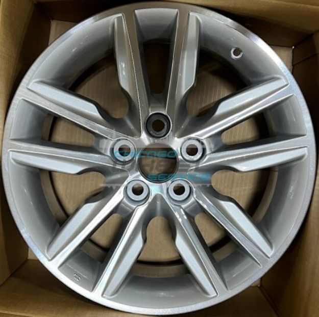 Picture of 17x7 Toyota Avalon 2013 2014 2015 Machined Silver Wheel Rim 4261107060