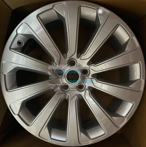 Picture of 20x8.5 Range Rover Velar 2018 2019 2020 Painted Silver Wheel LR091543