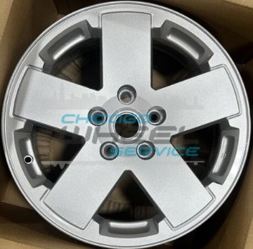 Picture of 18x7.5 Jeep Wrangler Painted Silver Without Groove Wheel Rim 